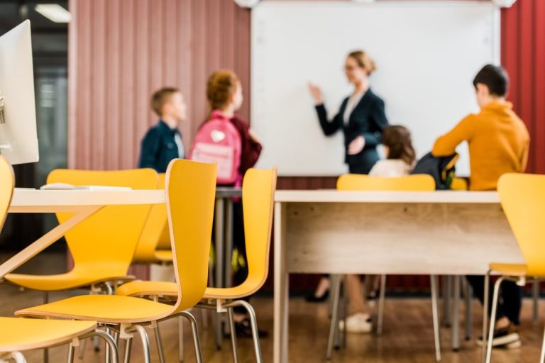 How the Right School Furniture Can Help Students Succeed in the Classroom
