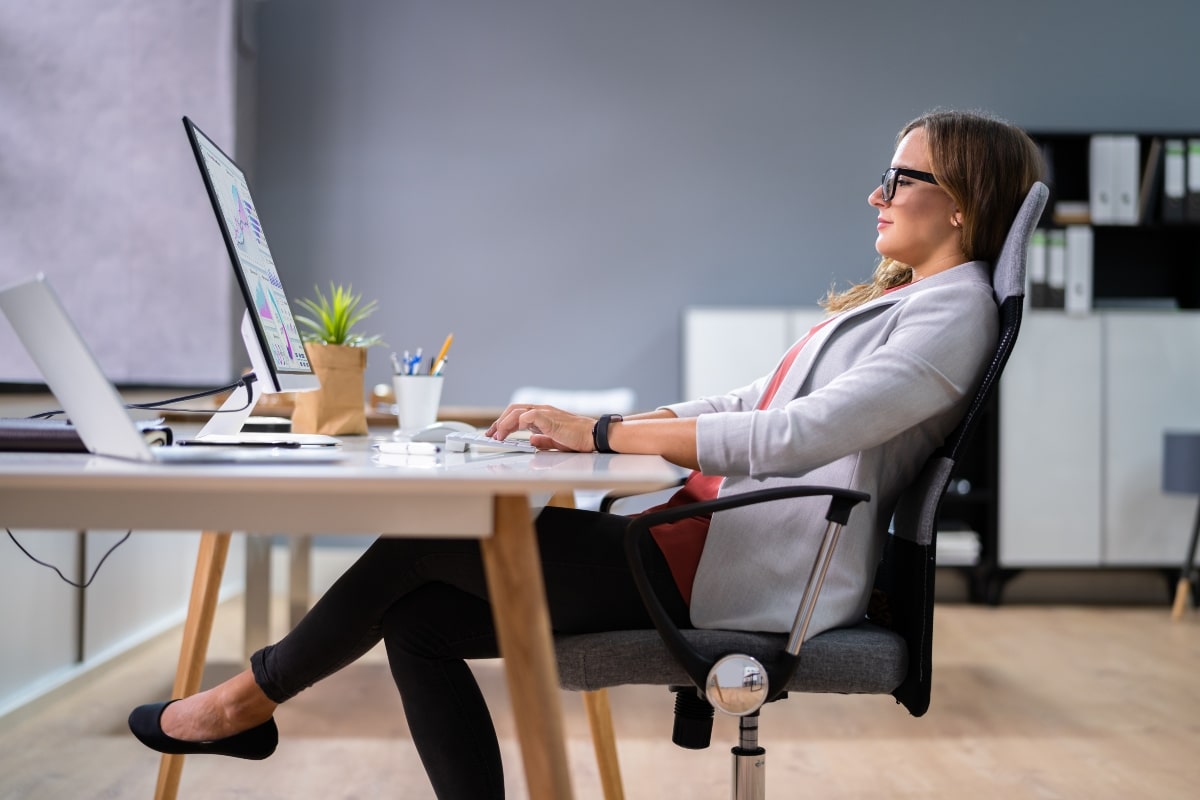 Benefits of Under Desk Foot Rests - Do They Actually Work?