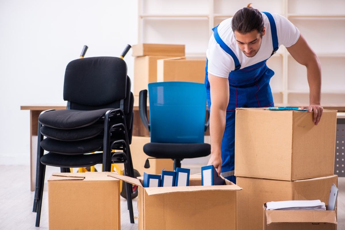 Image shows benefits of using professionals when moving office.